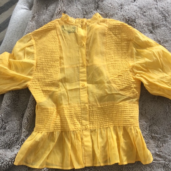 Beautiful, delicate peplum blouse with great details, buttons down the back - Picture 2 of 4